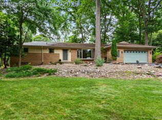 36357 Paddleford Rd, Farmington Hills, MI 48331