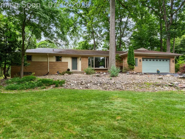 36357 Paddleford Rd, Farmington Hills, MI 48331