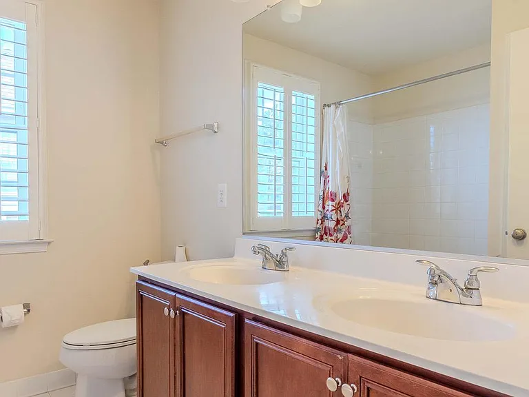 15316 Admiral Baker Cir — Photo 90
