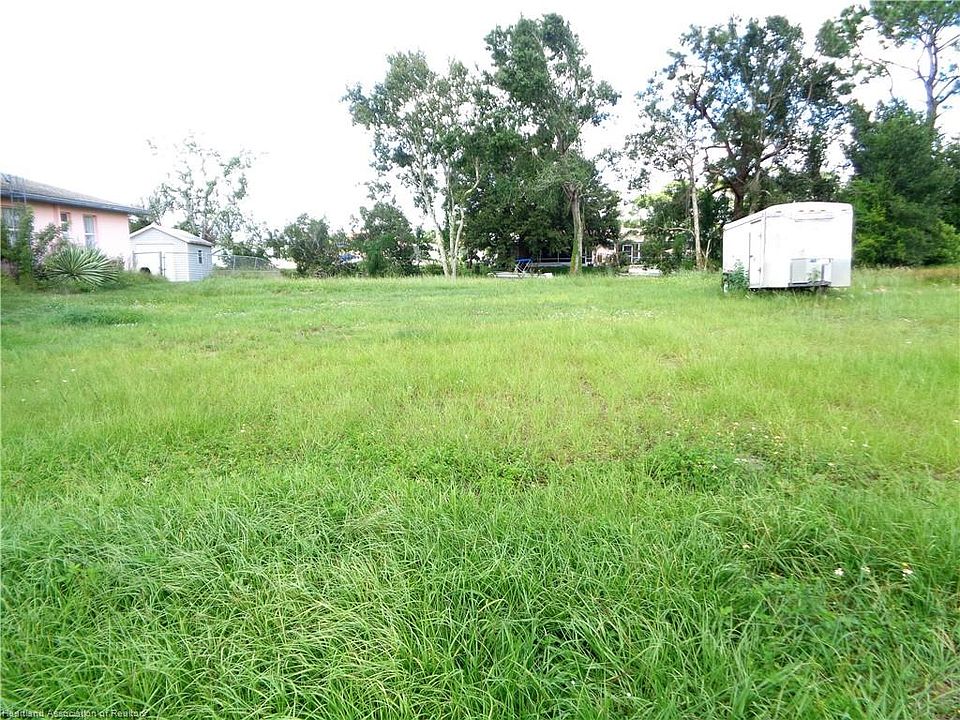 2nd image of 121 Jasmine Ct