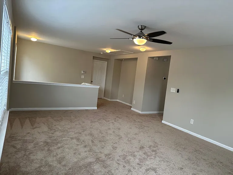 219 Northlands Dr — Photo 17