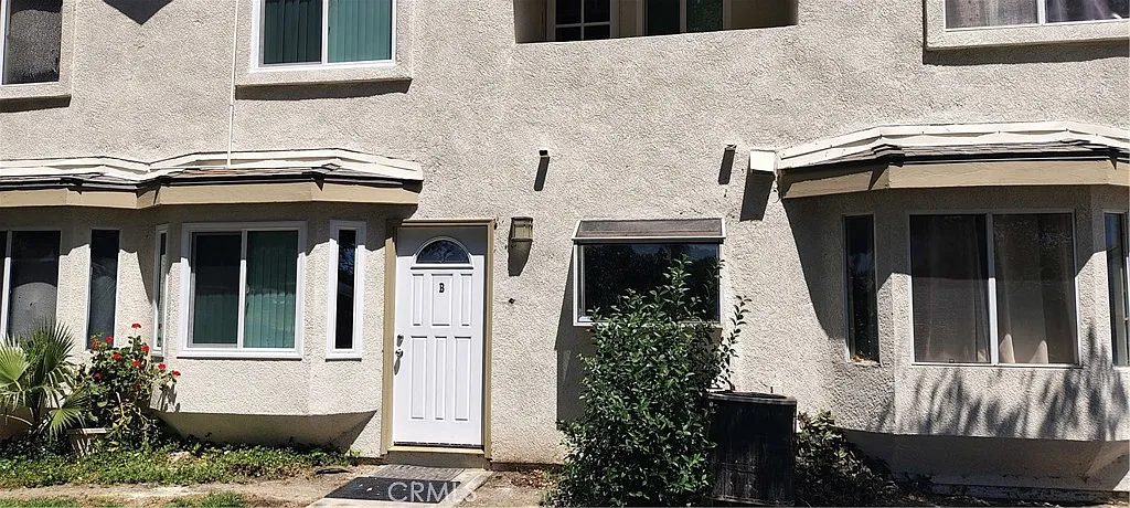 2 bed, 2.5 bath, 1101 sqft, $2,500 — Photo 4