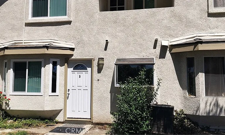 1425 S White Ave #B — Photo 4