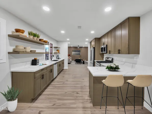 2218 W POINSETTIA Drive, Phoenix, AZ 85029