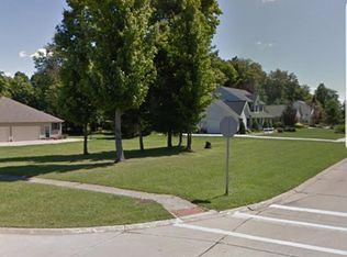 47 W Maple Dr, Seville, OH 44273