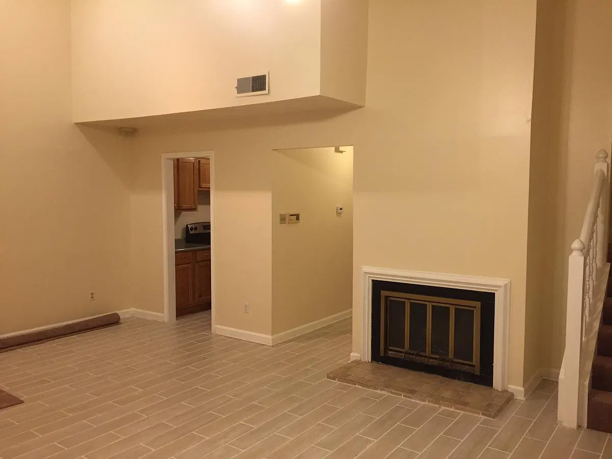 3 bed, 1400 sqft, $1,500 — Photo 2