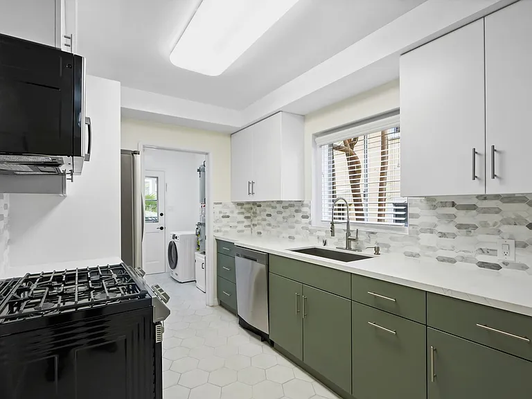 1826 W. Silverlake Dr — Photo 13