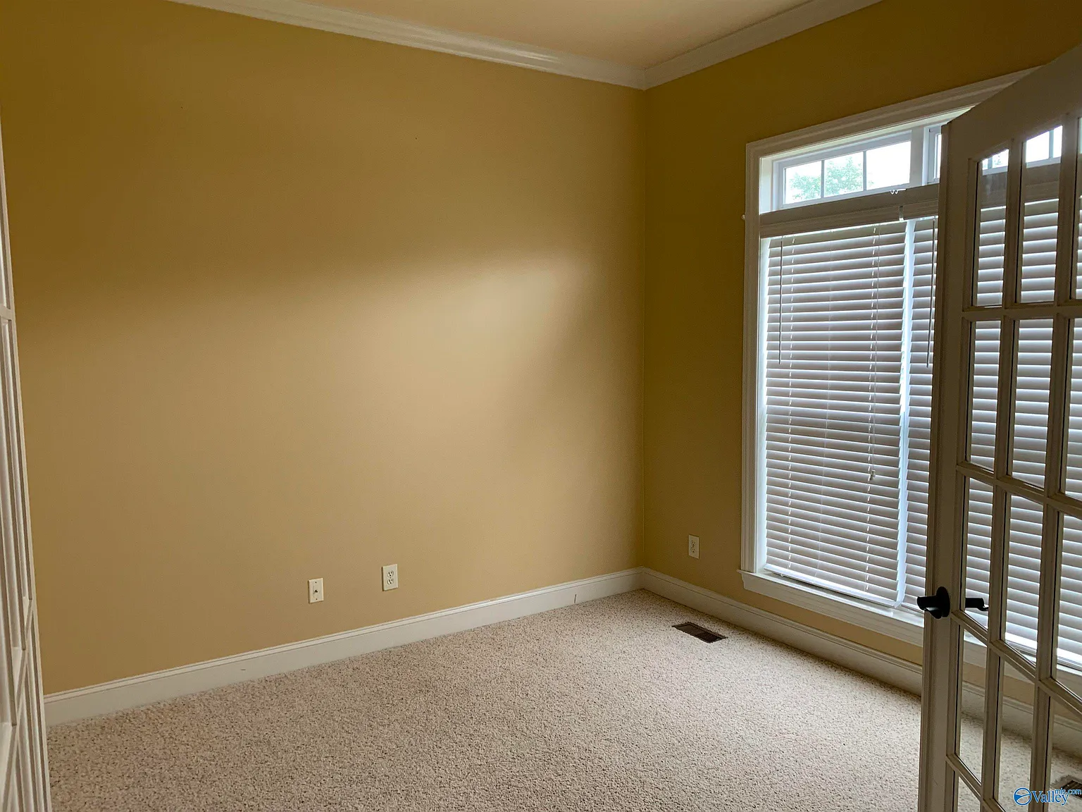 4 bed, 3.5 bath, 3110 sqft, $2,900 — Photo 4