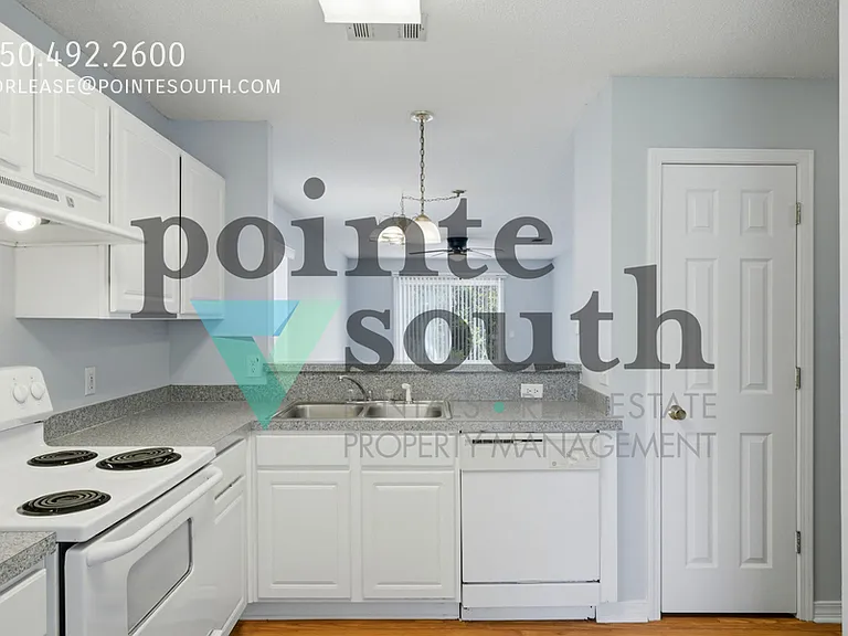 1076 Antigua Cir — Photo 3