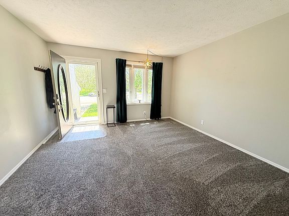 3rd image of 2518 Lowman Dr