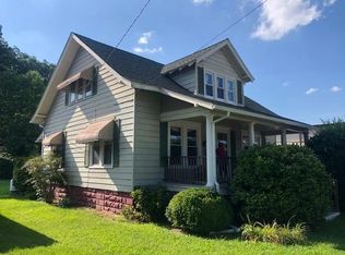 2 Hill St, Onancock, VA 23417