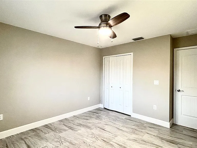 3255 Thurston Ave — Photo 19