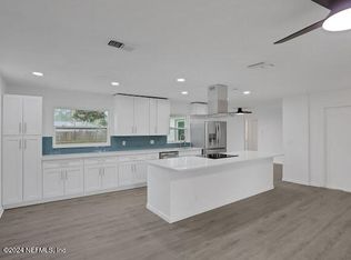 8245 Ireland Dr, Jacksonville, FL 32244