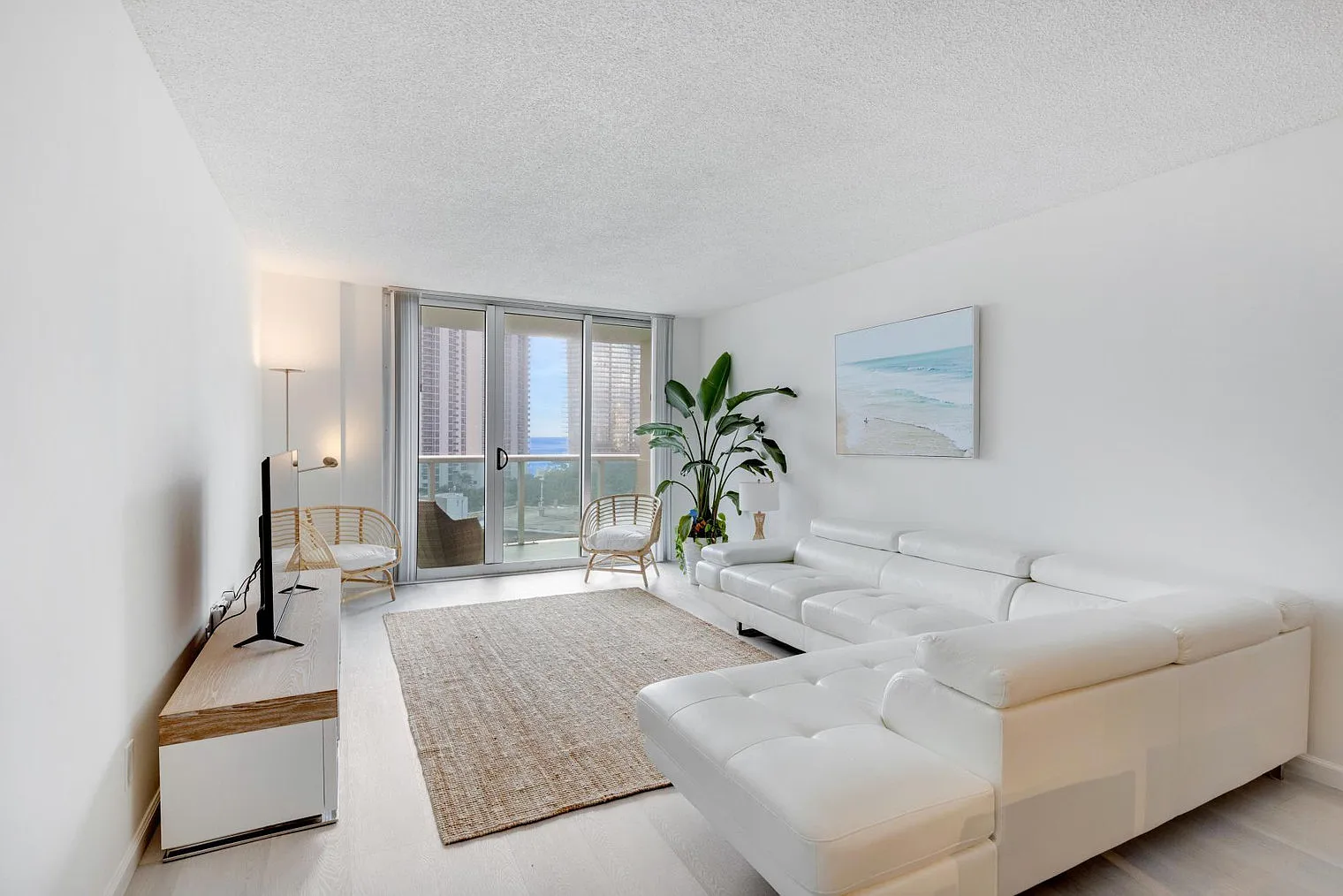 3 bed, 2.0 bath, 1506 sqft, $9,569 — Photo 1