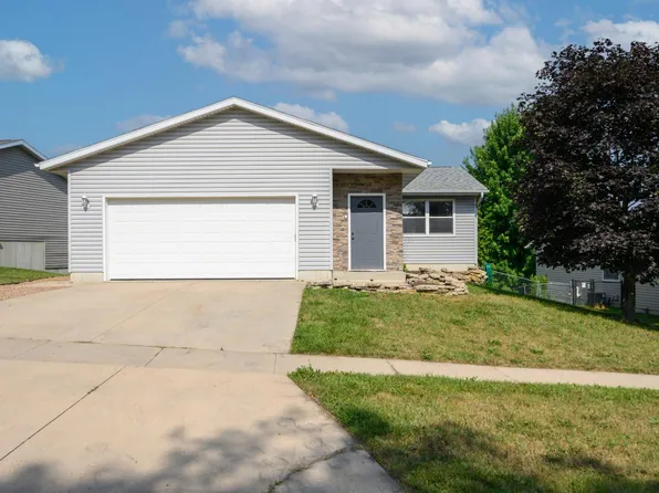 1231 Harbor Dr SE, Rochester, MN 55904