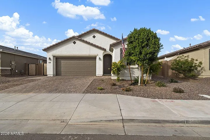 10768 W Kinderman Dr — Photo 1