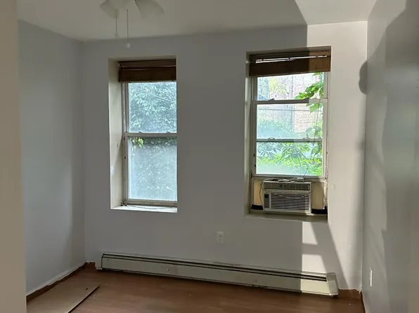 9 Vroom Street image 13 of 17