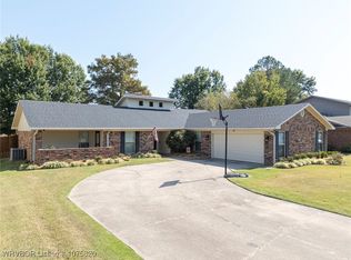 9003 S 104th St, Fort Smith, AR 72903