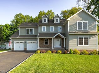 4 Ferndale Pl, Pompton Plains, NJ 07444