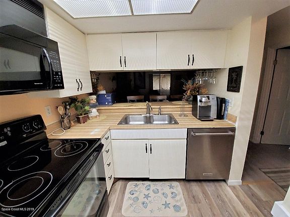 4th image of 3145 Sir Hamilton Cir #11
