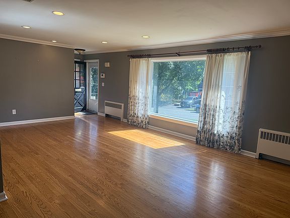 MAIN ENTR TO FLR/ HW FLOORS
