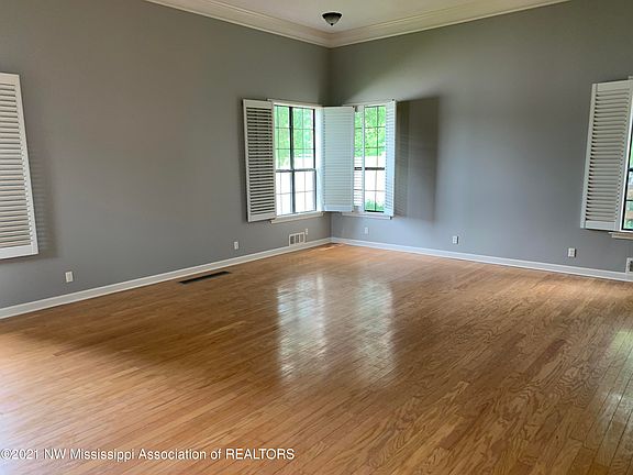 2nd image of 1375 Fox Chase Dr