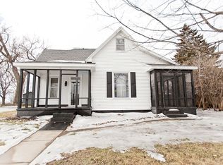 617 Main St, Center Point, IA 52213