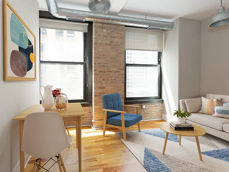 180 W. Adams — Photo 7