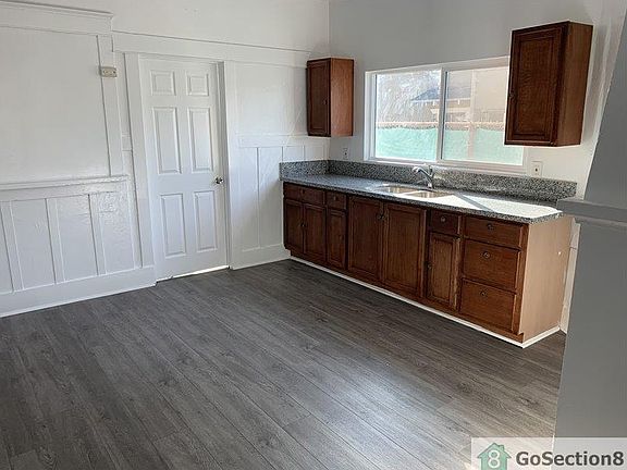 5th image of 4504 Wesley Ave