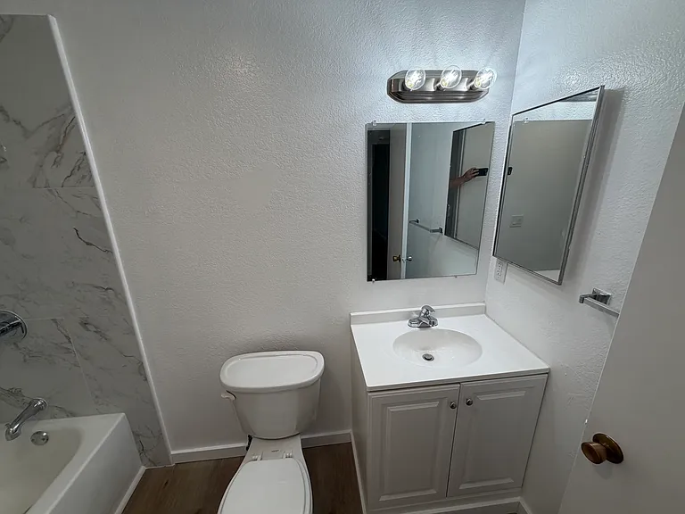 Sierra Vista Apartments — Photo 8