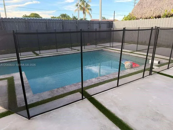 13623 SW 184th Ter, Miami, FL 33177