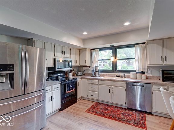 3rd image of 780 Granada Dr