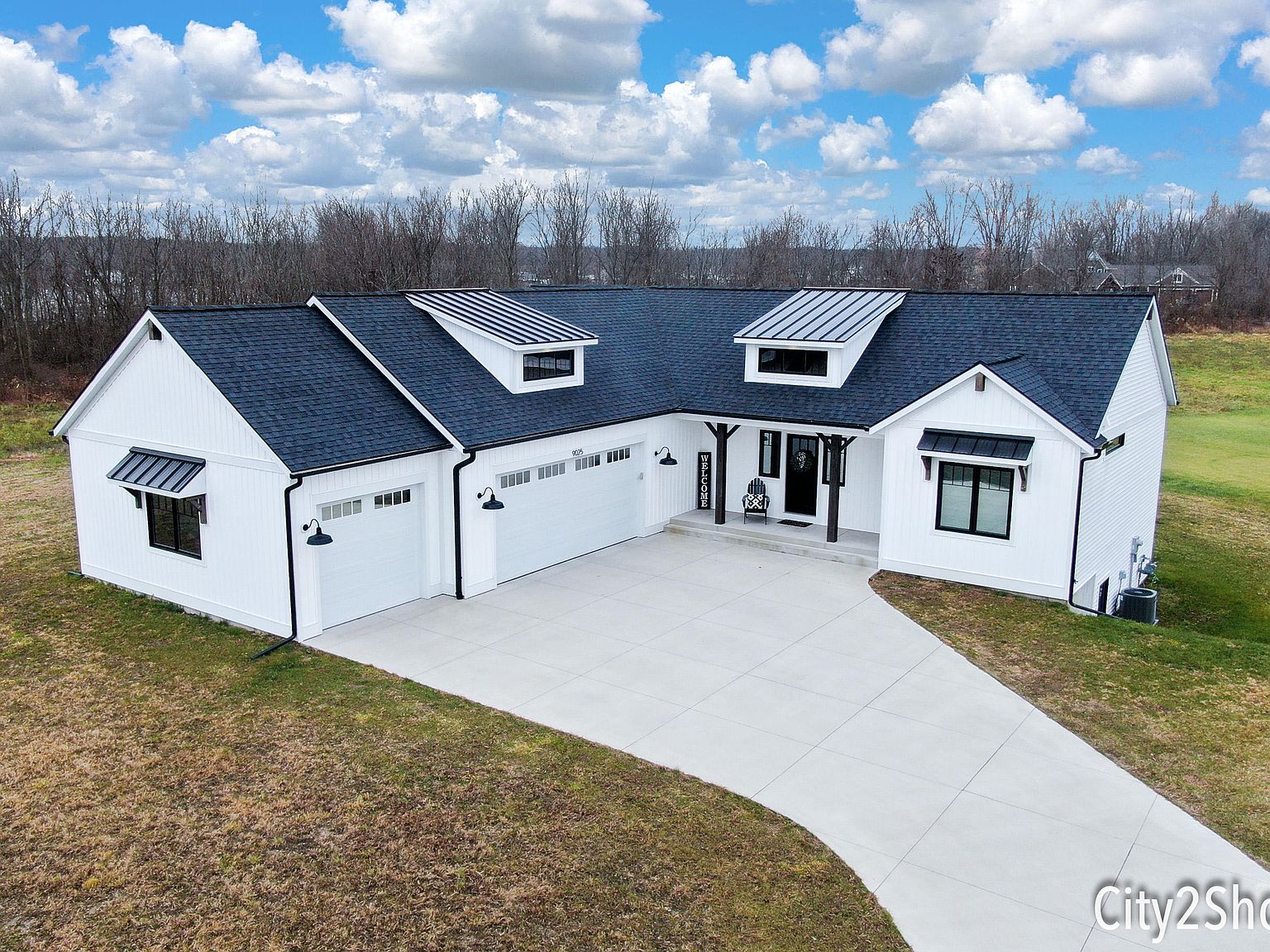 9025 Cedar Lake Dr, Jenison, MI 49428 Zillow