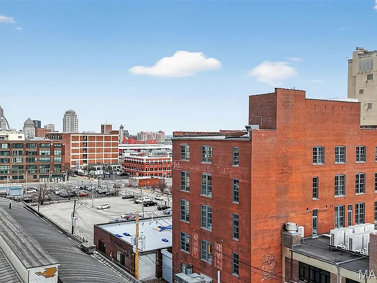 2647 Locust St #2R — Photo 18