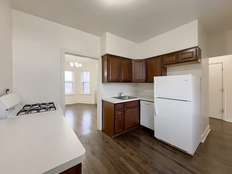 2633 W Ainslie St #4 — Photo 2