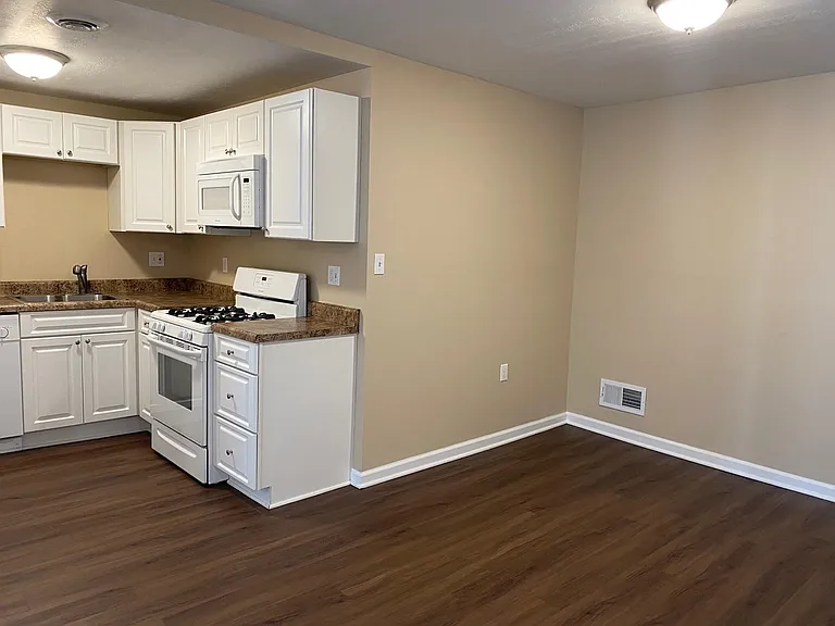 2255 McKees Rocks Rd #B — Photo 3