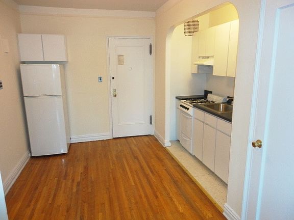 5th image of 11135 77th Ave