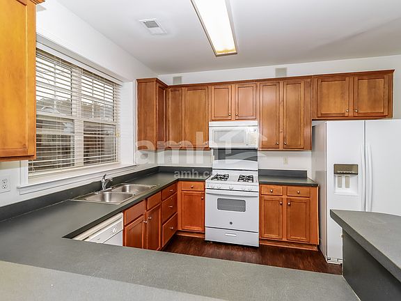 4th image of 11728 Rainy Bend Dr