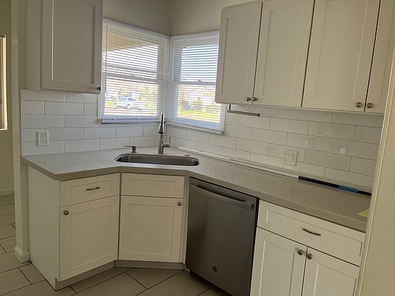 3rd image of 2931 Alder St