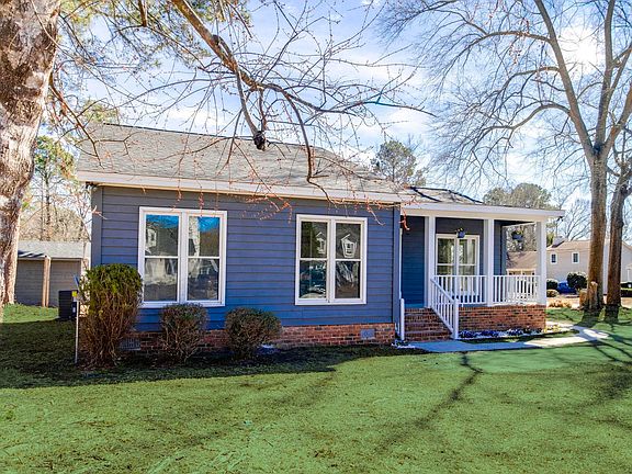 2nd image of 201 Pear Tree Cir