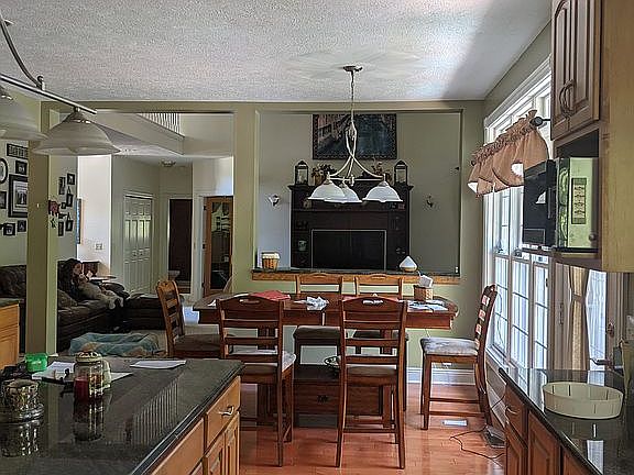 4th image of 10730 Dawson Dr