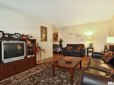 195 N Village Ave APT 4C, Rockville Centre, NY, 11570