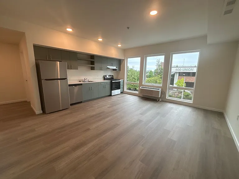 401 UNION — Photo 109