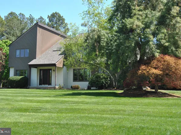 7 Sheridan Dr, West Windsor, NJ 08550
