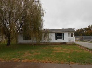 6800 David Dr, Chandler, IN 47610