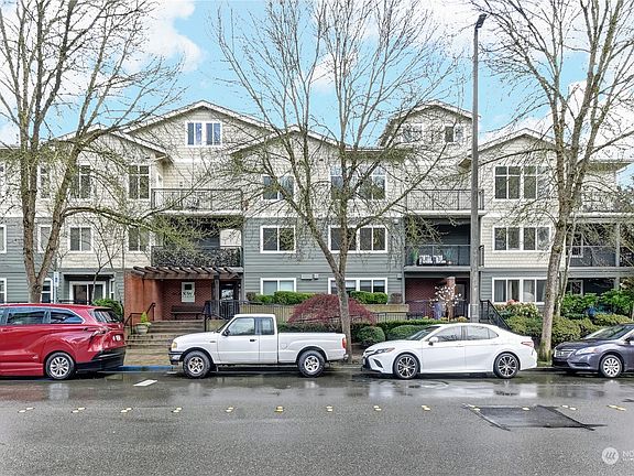 2nd image of 7912 170th Avenue NE #301