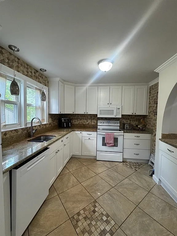 3 bed, 2.0 bath, 1200 sqft, $3,250 — Photo 4