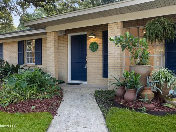 431 Whispering Pine Dr, Ocean Springs, MS 39564