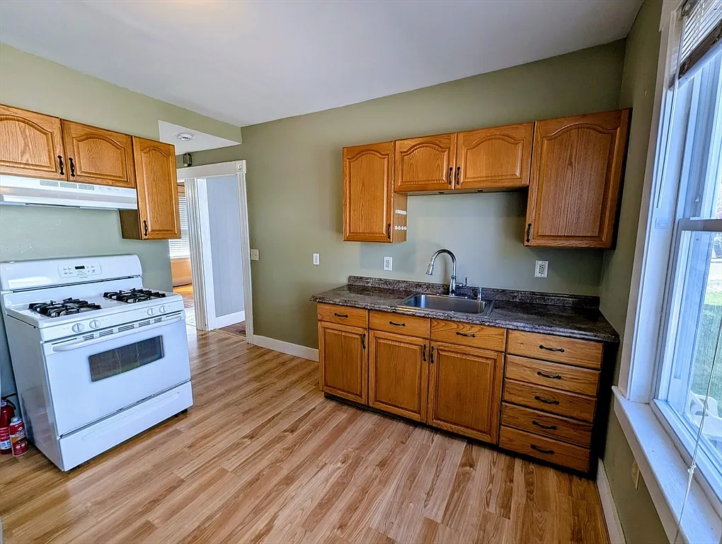 Building Photo - 88 Crescent St #1