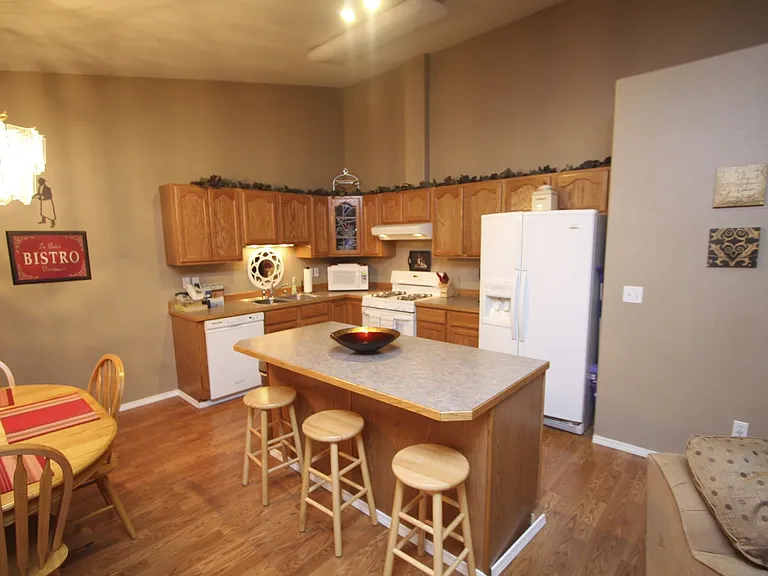 12010 Whitecap Pl — Photo 4